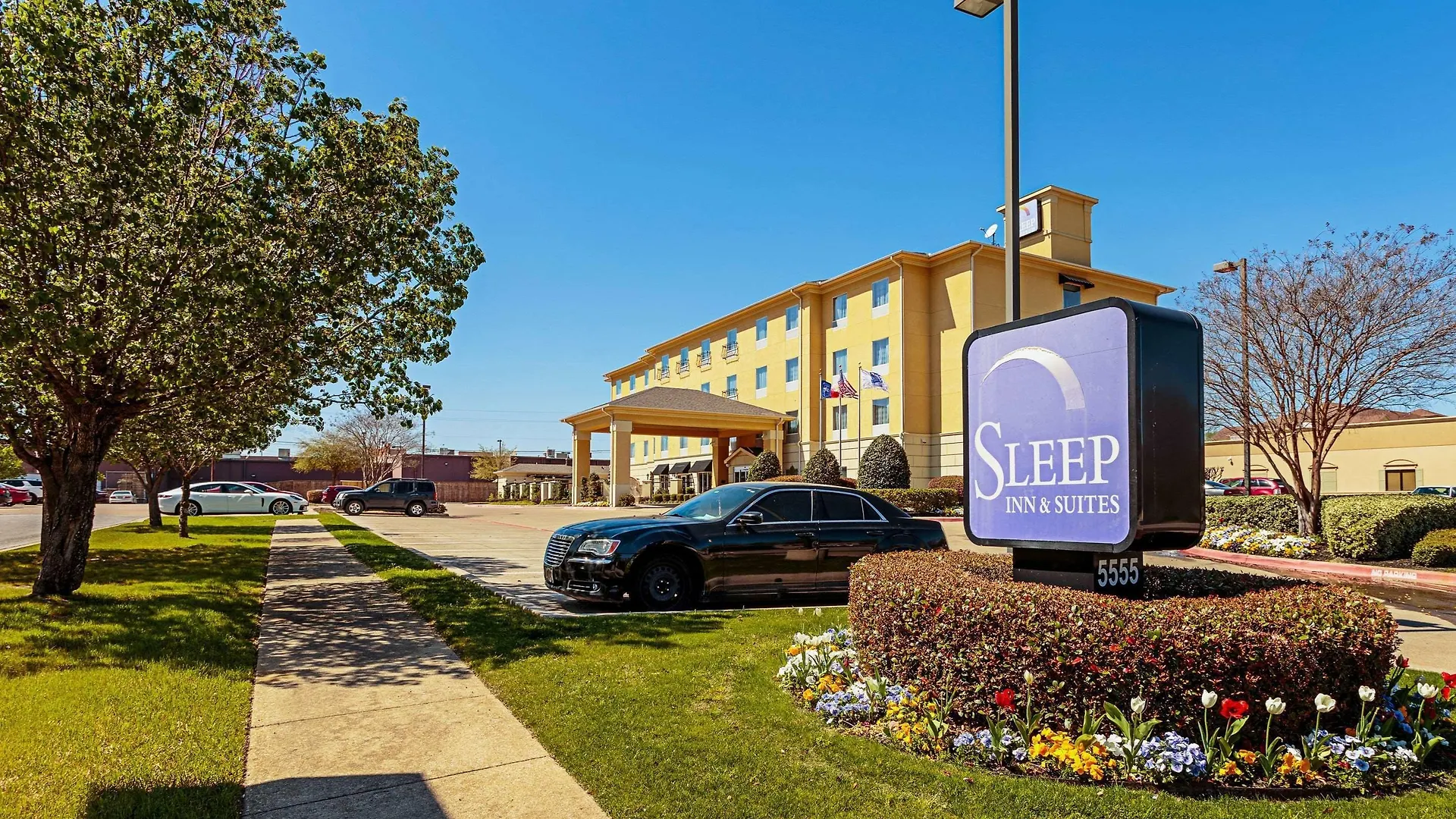 Staying Near Tyler Indoor Sports Complex: 4 Business Hotels Compared