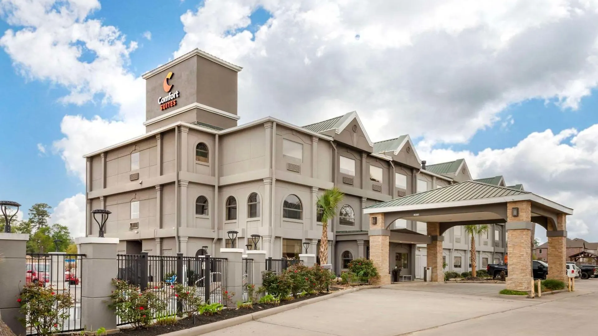 4 Smart Business Hotels Near The Woodlands Golf Resort